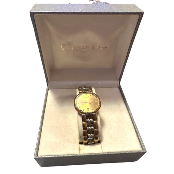 Christian Dior quartz dateGold
Visit
plated, white dial ladies watch vintage - Picture 1 of 13
